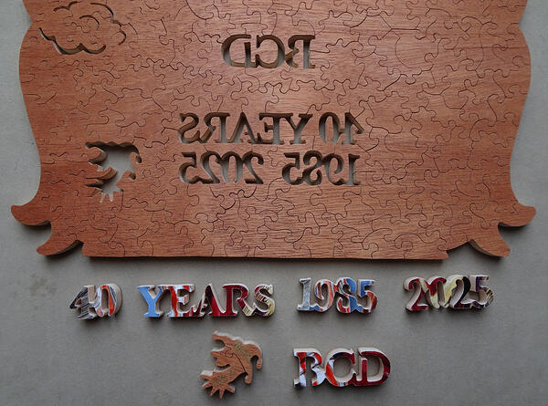 Signature Figural, Text & Sculpt