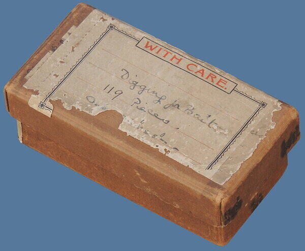 Digging for Bait (Box 2).JPG