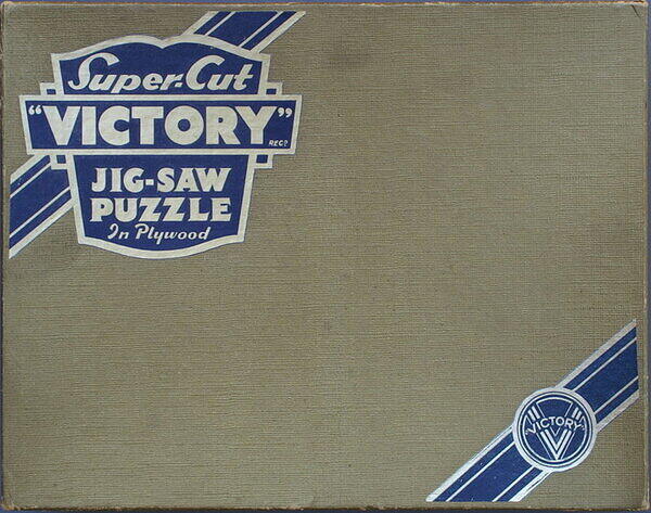 AN ELIZABETHAN THEATRE (BOX).jpg