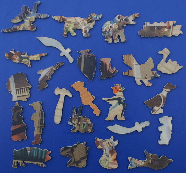 AN ELIZABETHAN THEATRE (FIGURALS).jpg