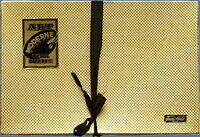 LE GARCON AU GILET ROUGE (BOX).jpg